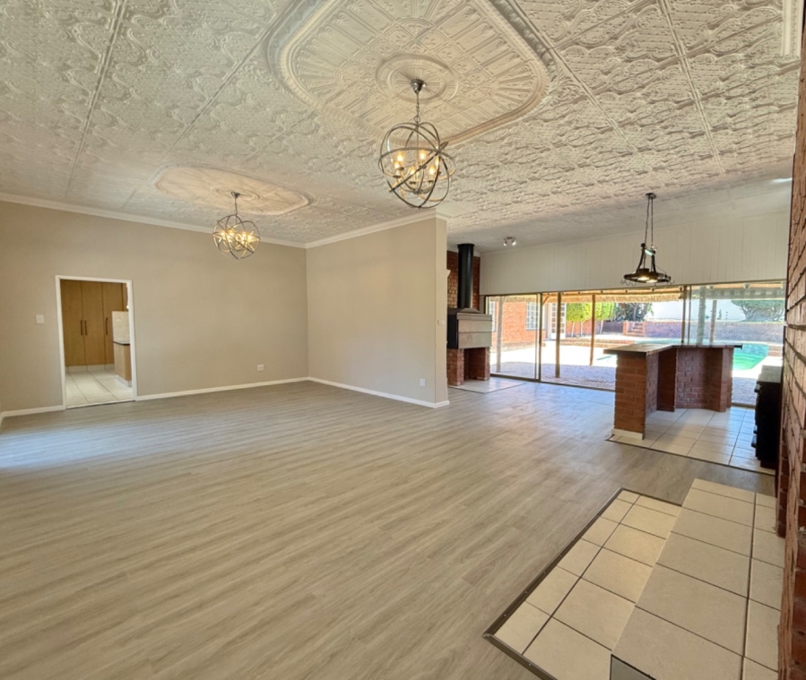 5 Bedroom Property for Sale in Bluewater Bay Eastern Cape